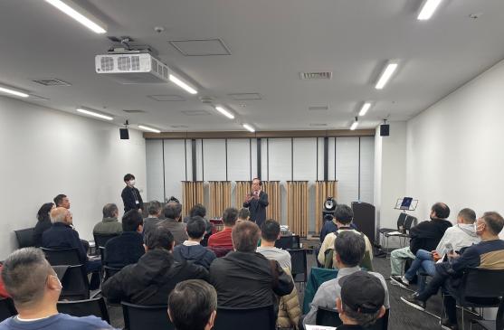 試聴イベントの様子