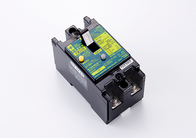 出水電器特注ロジウムメッキ20A ELB