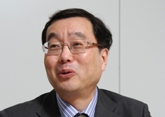 野坂章雄氏