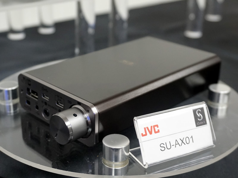 JVC、バランス駆動や11.2MHz DSD対応の新ポタアン「SU-AX01」。実売11