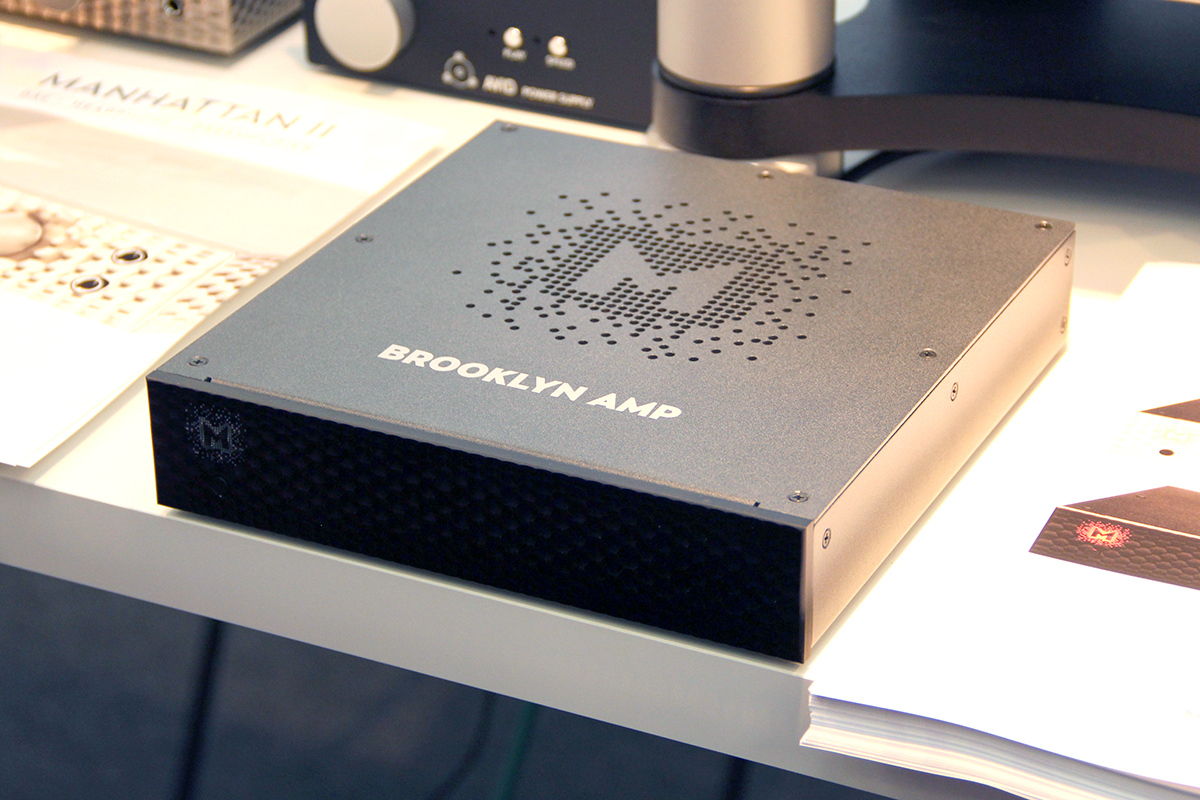 Mytek BROOKLYN AMP+ ブラック パワーアンプ Mytek Digital Brooklyn Amp+ Headphone Amplifier – Headphones.com