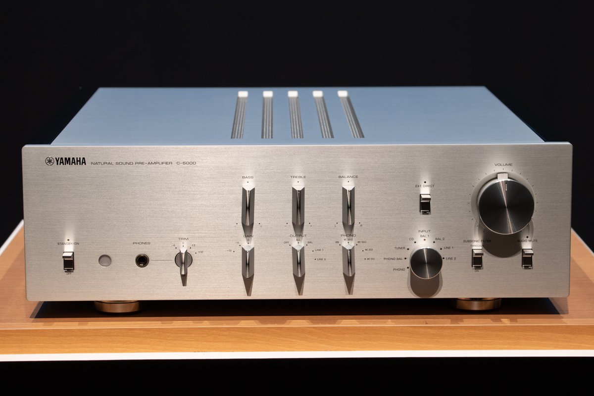 ヤマハ、フラグシップ・プリアンプ「C-5000」国内発表。90万円で12月