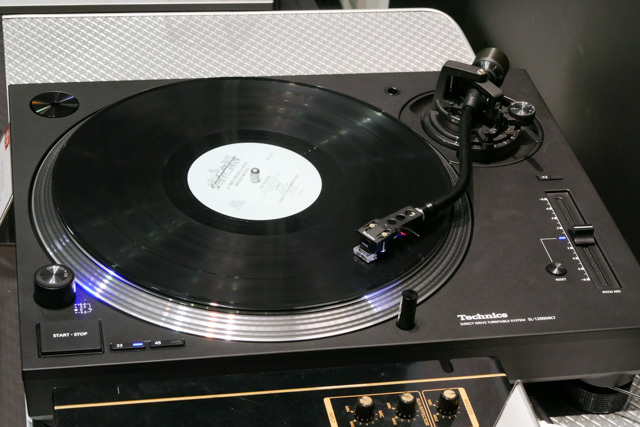 テクニクス、11年ぶりのDJターンテーブル「SL-1200MK7」。約9万円