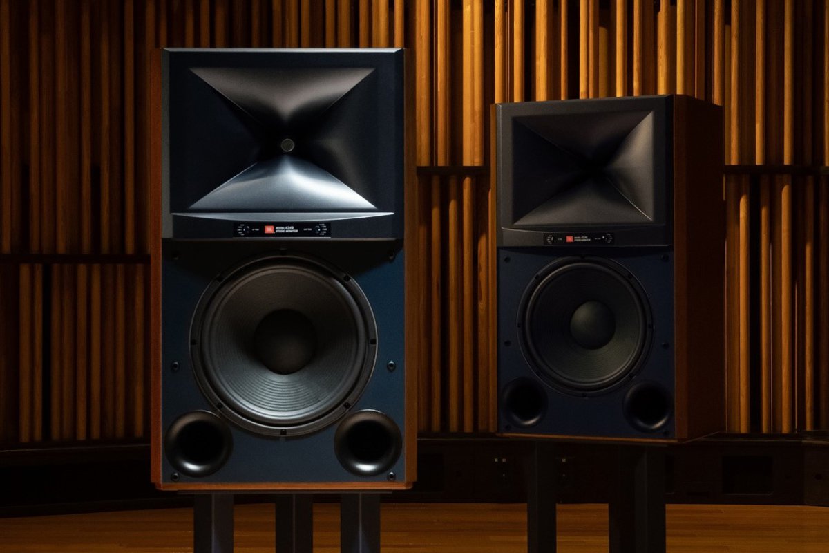 JBL、D2テクノロジー採用のミドルサイズスタジオモニター「4349