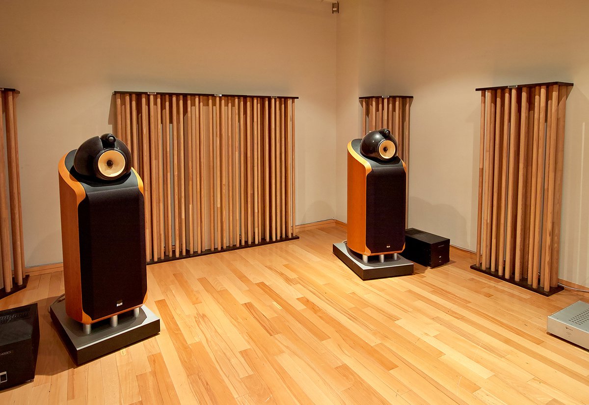 日本音響エンジニアリング、拡散と吸音を組み合わせたルーム