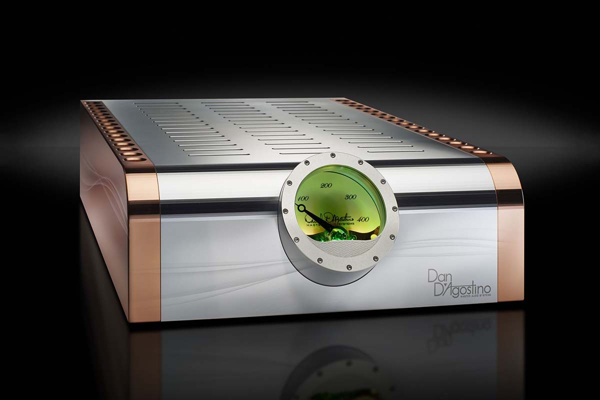 Dan D'Agostino、パワーアンプ「MOMENTUM M400MxV／S250MxV」。全