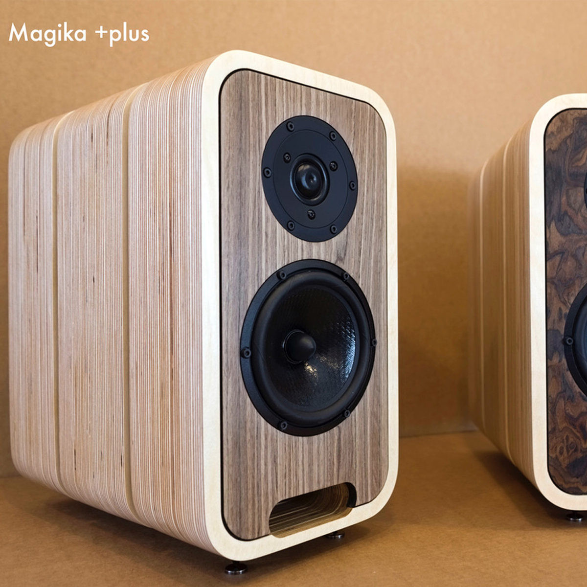 AUDEL、複合材構造キャビネットのブックシェルフスピーカー