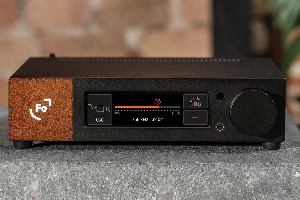 Ferrum Audio、完全バランスヘッドホンアンプを統合した最上位DAC