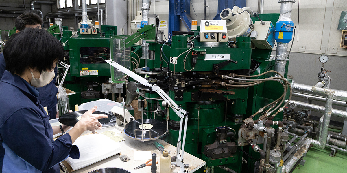 レコードはこうして作られる。レコード三昧で楽しめる、「OPEN FACTORY