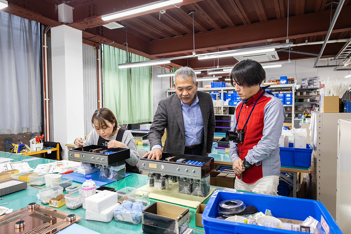 国産真空管アンプブランド・エアータイトの工房を見学。多品種・少量