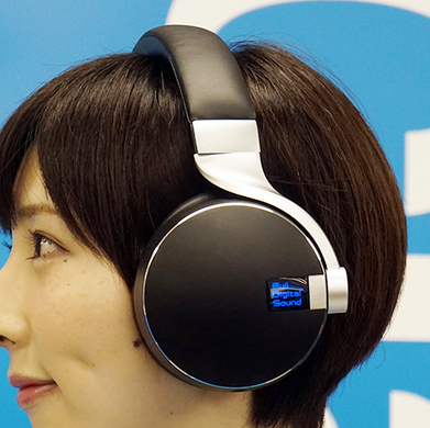 ポタ研＞クラリオン、フルデジタルヘッドホン「ZH700FF」初披露