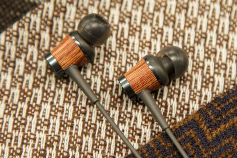 JVC、新レーベル「N_W」から“WOOD”ハイレゾ対応イヤホン「HA-FW7