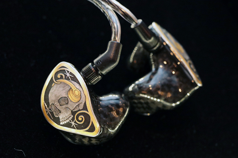 ヘッドホン祭＞JH Audioのハイブリッド型イヤホン「LOLA」初披露