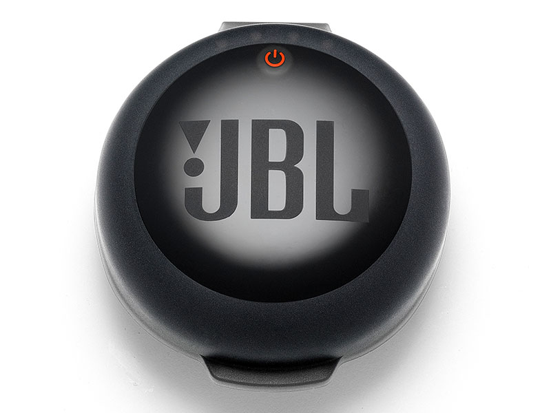 JBL、最大16時間分の充電が可能なBluetoothイヤホン用チャージング