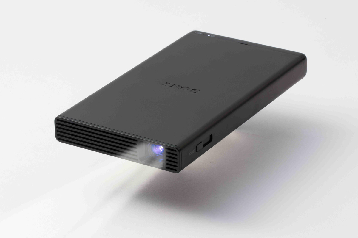 【美品】　SONY プロジェクター MP-CD1　DLP ソニー、同社国内初のDLPモバイルプロジェクター「MP-CD1」。電源オン