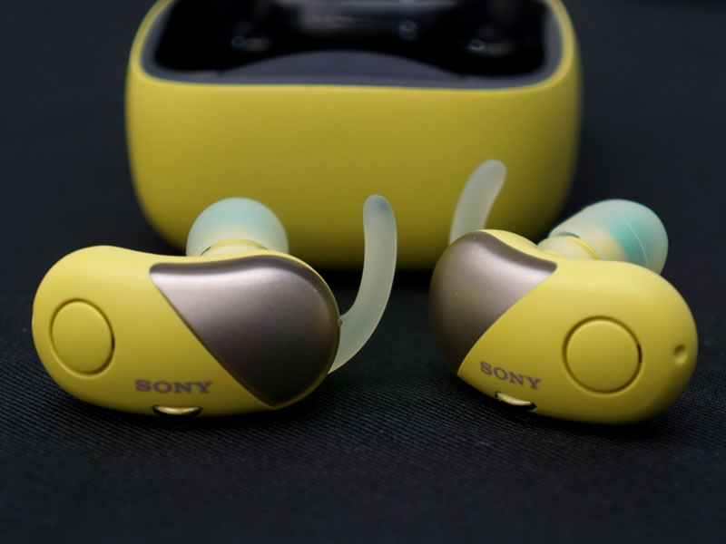 ソニーから完全ワイヤレスイヤホンで世界初、ノイキャン／防滴対応の