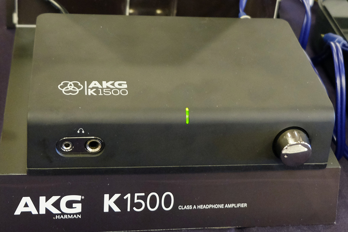 ヘッドホン祭】AKG、初のヘッドホンアンプ「K1500」とBTイヤホン「N200 
