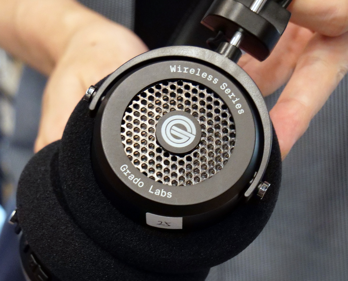 ポタフェス＞ソニー、広大なブースで最新ラインナップを紹介／GRADO初 