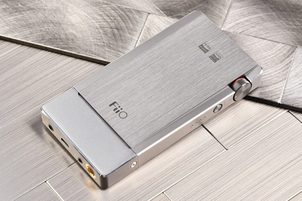 FiiOのポタアン「Q5s」がDSD512のネイティブ再生に対応。アップデート