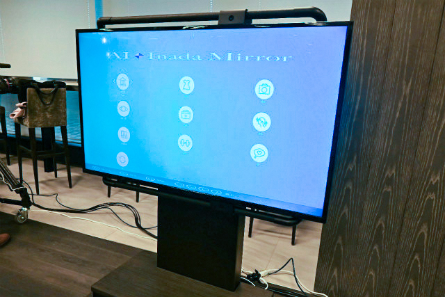 マッサージチェアメーカーが提案する4Kテレビ。ファミリーイナダ「AI