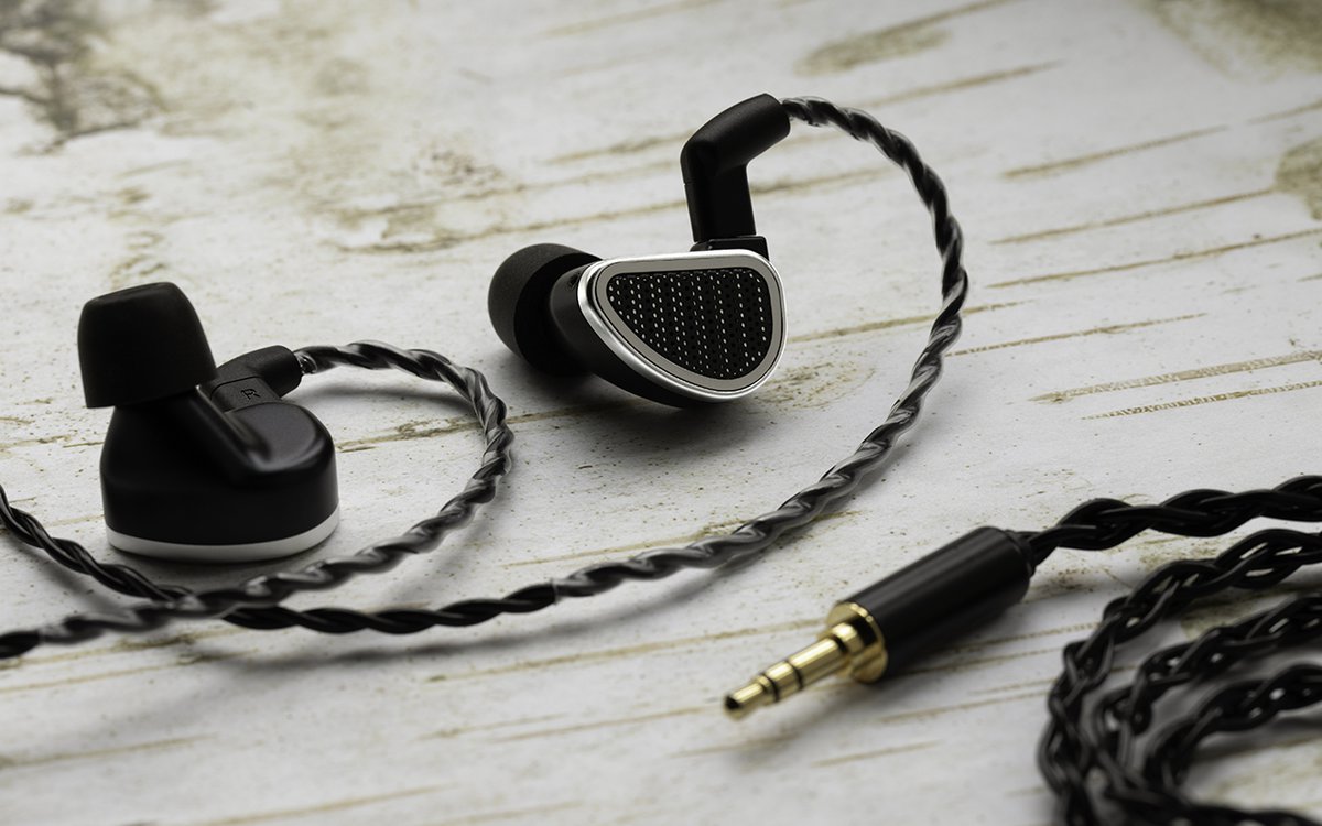 64 Audio、開放型ハイブリッドイヤホン「Duo」11/12発売。税込16.5万円