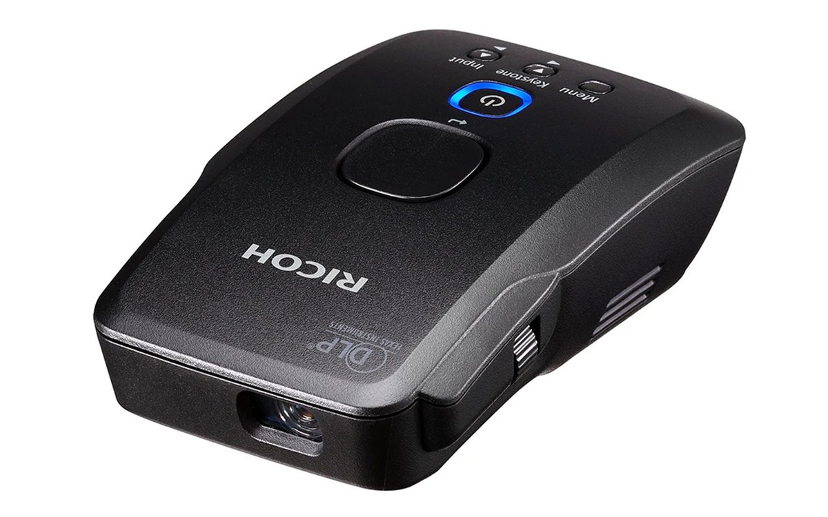 リコー、手持ちで使えるポケットサイズのプロジェクター「RICOH Image