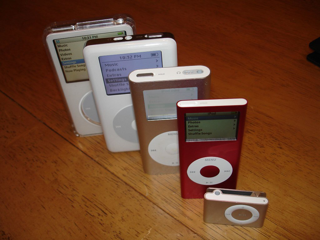 値下新品 iPod touch【第6世代】128GB シルバーMKWR2J/A