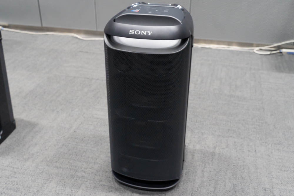 ソニー、体育館サイズまでカバーの大型Bluetoothスピーカー「SRS-XV800