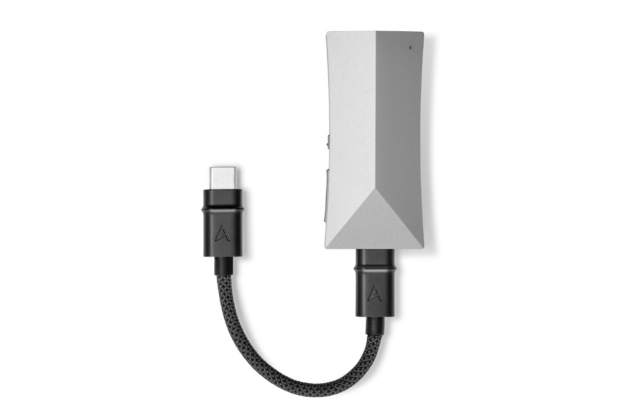 Astell＆Kern、ケーブル着脱式ポータブルUSB-DAC「AK HC4」。ゲーム機