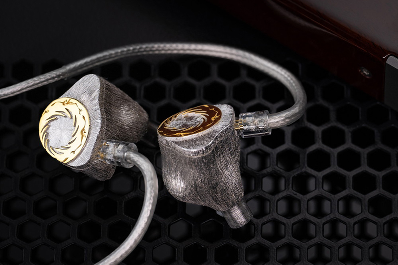 水月雨、2DD+2BA+4EST構成のハイブリッドイヤホン「Solis 2」。純銀+