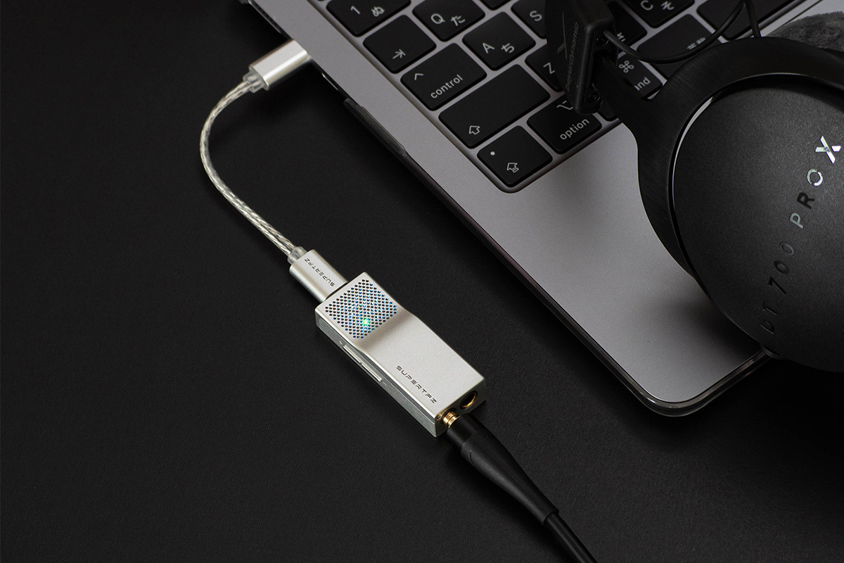 SUPERTFZ、デュアルDACと3.5／4.4mm出力搭載のスティック型USB-DAC