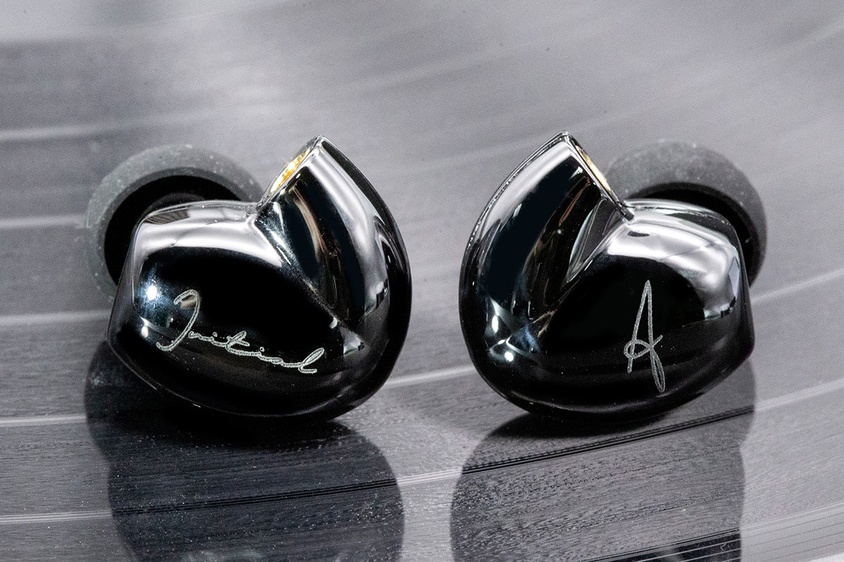 Initial Aのイヤホン「THE韻 - The In -」「秋 - Aki -」が一般販売