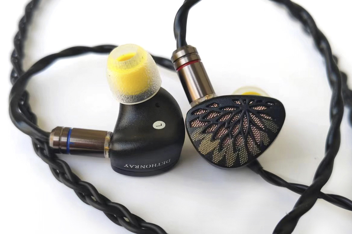 TANGZU、トポロジーダイヤフラム搭載のセミオープン型イヤホン