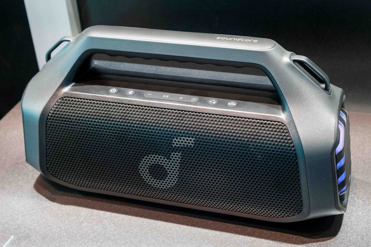 Anker、重低音を強化したアウトドアBluetoothスピーカー「Soundcore