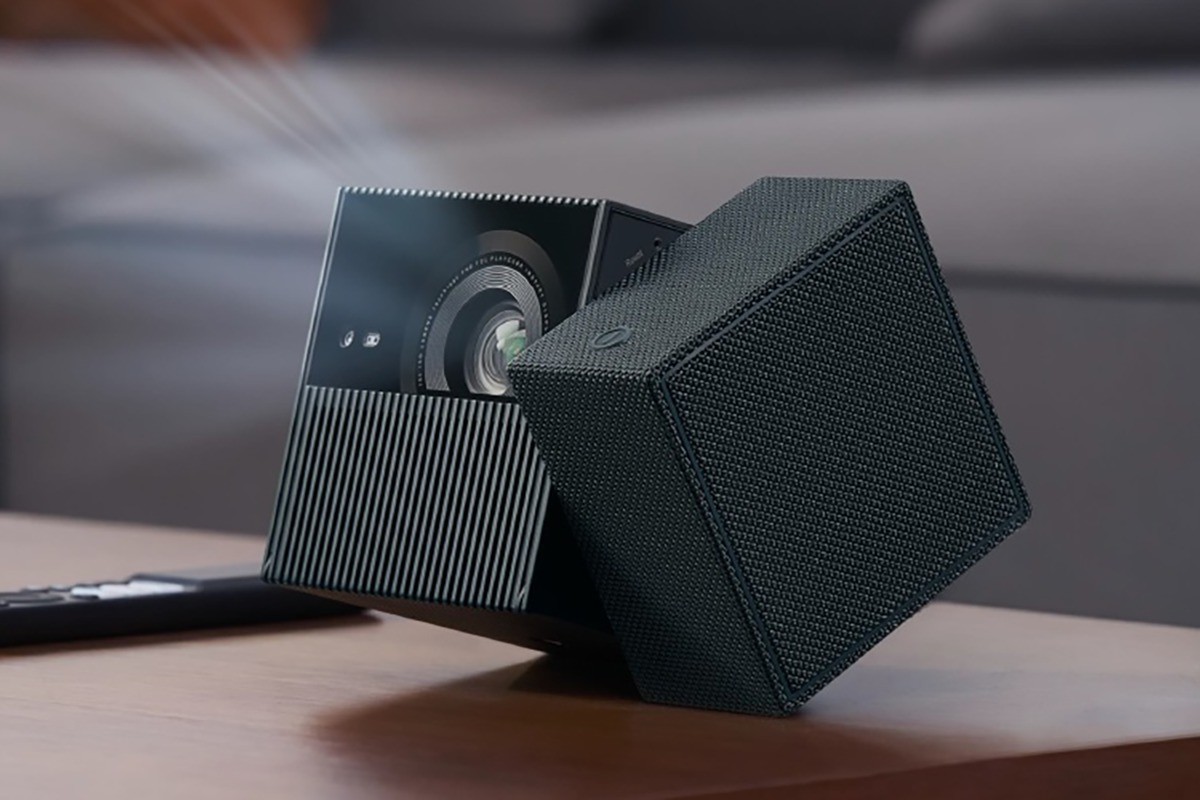 TCL PlayCube プロジェクター Google TV搭載 バッテリー内蔵 TCL PlayCube 実機レビュー！所有欲を満たすデザイン、バッテリー内蔵