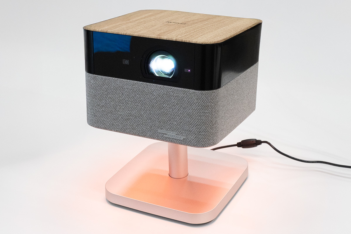 エプソン、3色LED採用の新光学エンジンで明るさと色表現がアップした