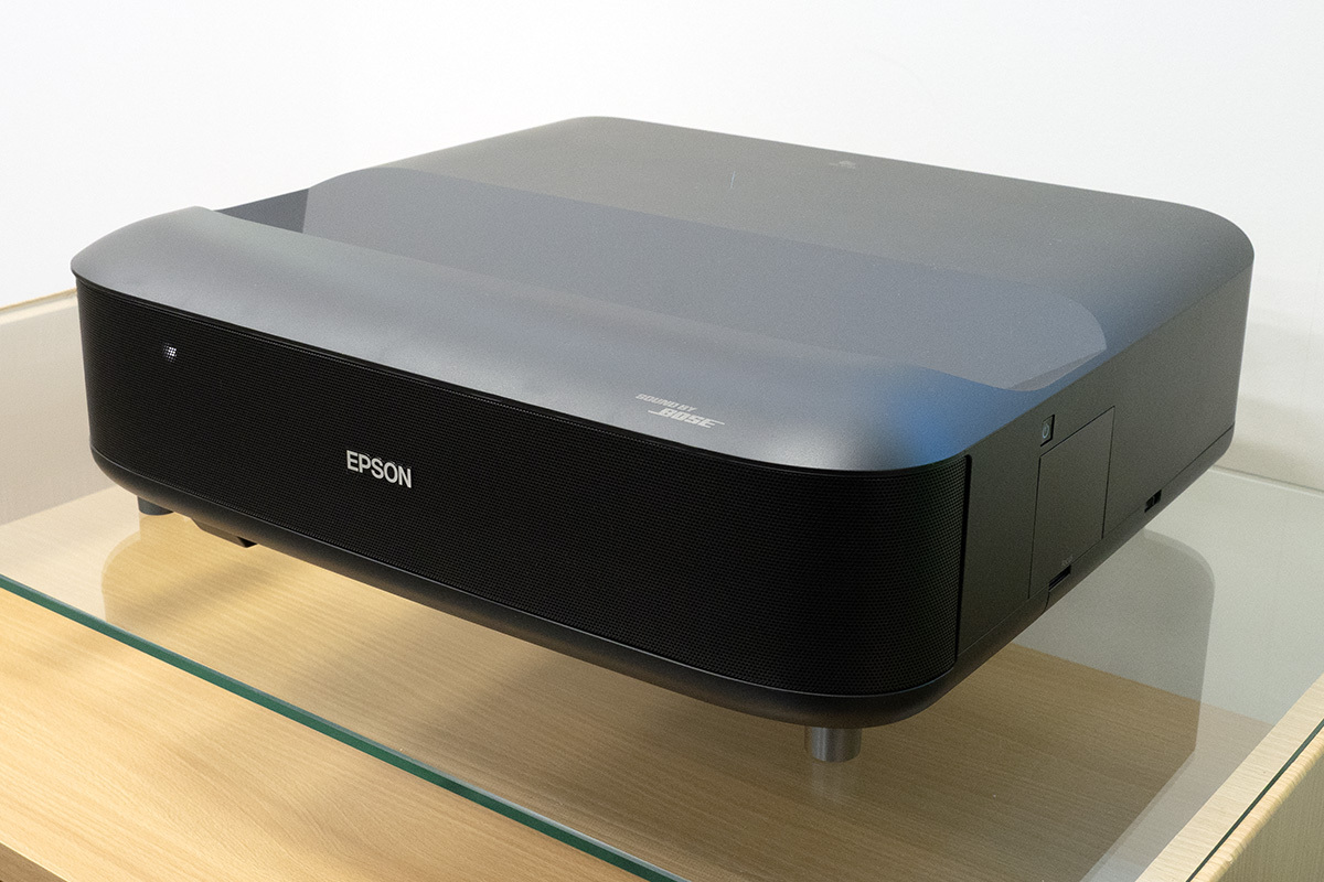 エプソン、「Sound by Bose」スピーカー搭載の4K超短焦点