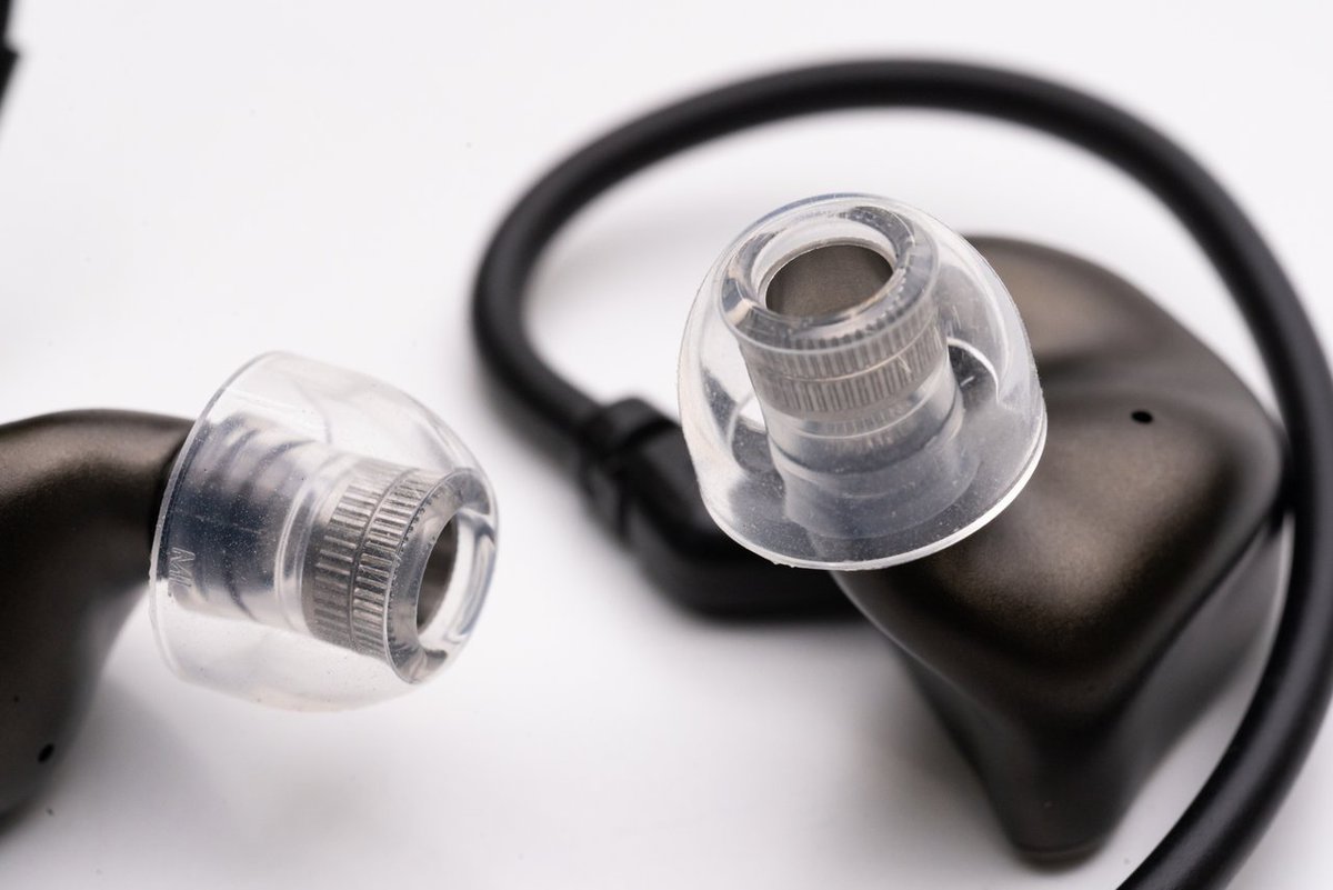 AZLA、サージカルステンレス・コアを一体成型したイヤーピース