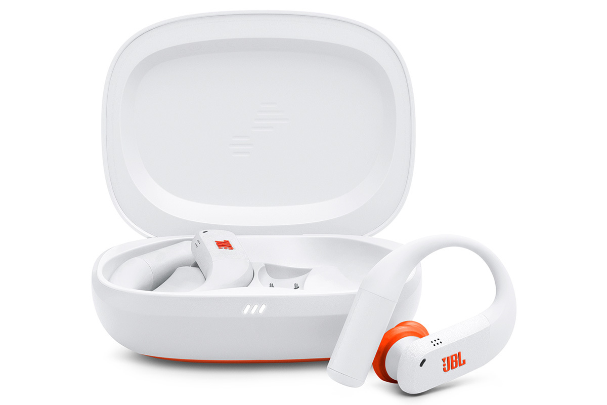 JBL、ノイズキャンセリングに対応したスポーツ特化完全ワイヤレス