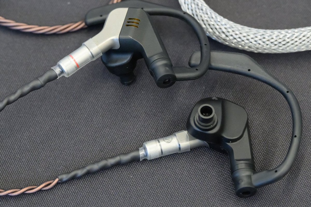 ヘッドフォン祭＞ブリスオーディオ初の「イヤホン」登場／発売直後