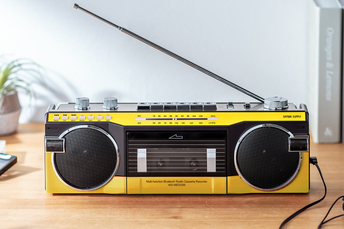 サンワサプライ、80年代風デザインのBluetoothラジカセに新色追加