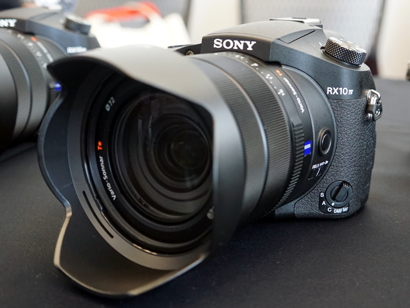ソニー、高級コンデジ“RXシリーズ”に動体撮影能力大幅強化の600mm望遠 