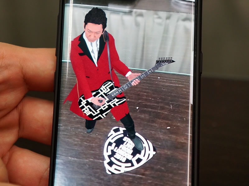 NTTぷらら、「布袋寅泰 新体感ライブ」アプリ。一夜限定ライブを生中継