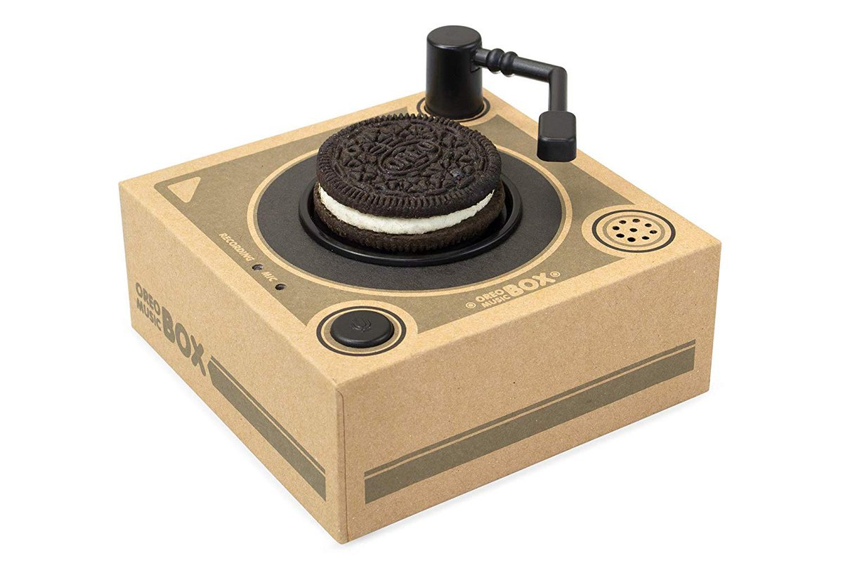 レコードの代わりに“オレオ”を乗せるターンテーブル「オレオ