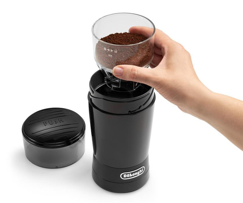 デロンギ、カッター式コーヒーグラインダー入門機「KG200J」。一度に