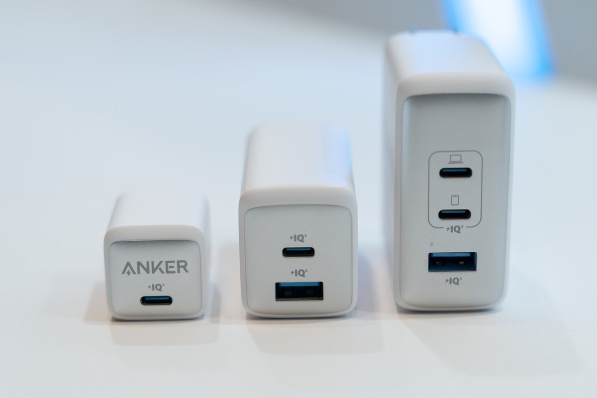 Anker、3ポート搭載のGaN採用100W充電器。モバイルバッテリーにもなる