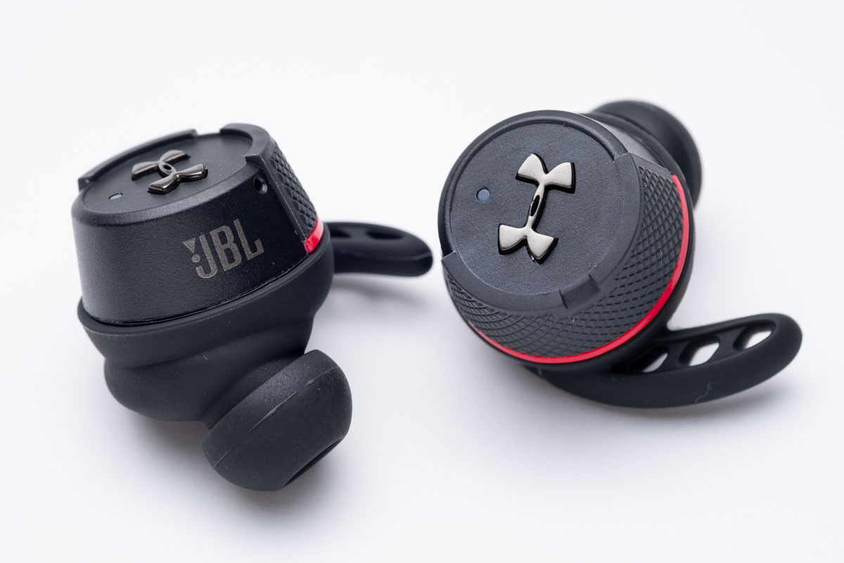 超多芸多才 完全ワイヤレスイヤホン Jbl Ua Sport Wireless Flash の完成度が凄い 1 4 Phile Web