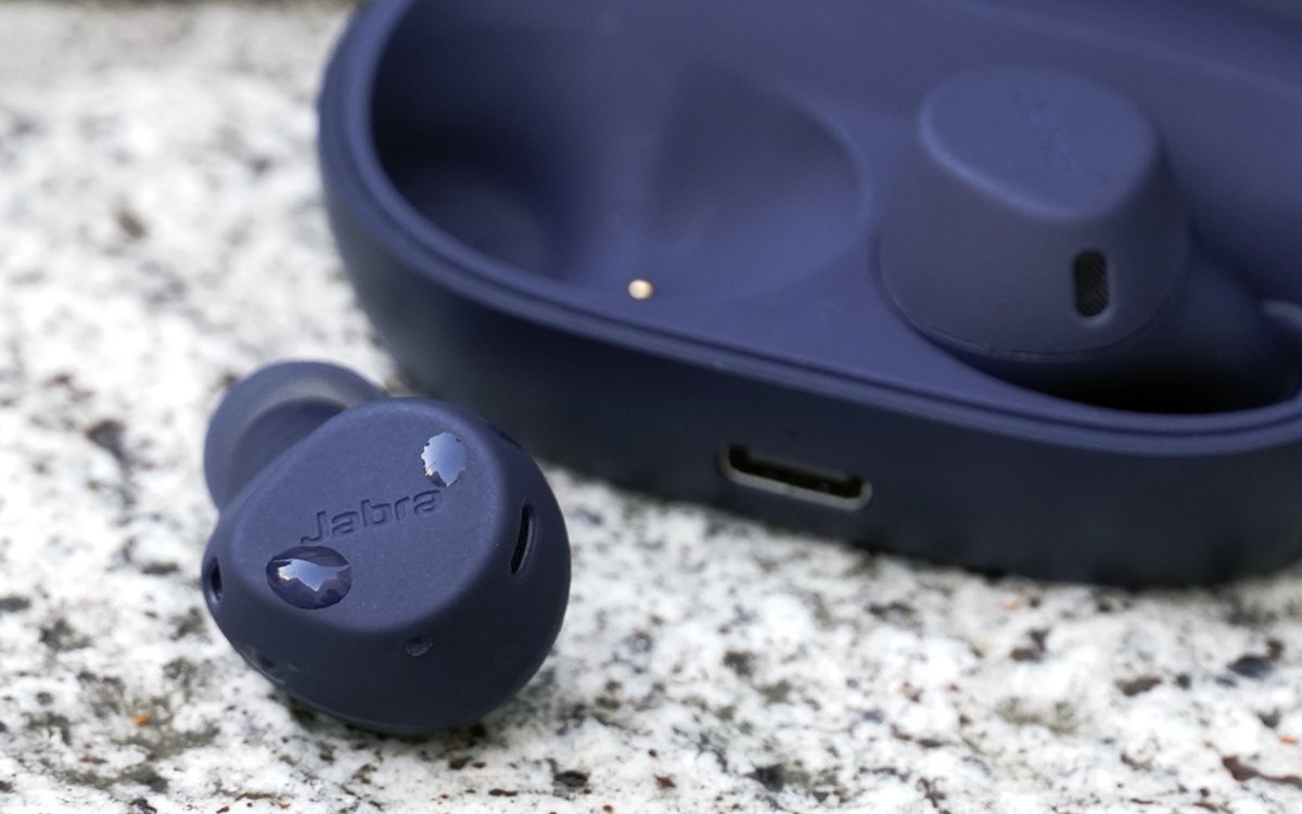 飛んでも跳ねてもズレない完全ワイヤレス！Jabra「Elite 7 Active」の