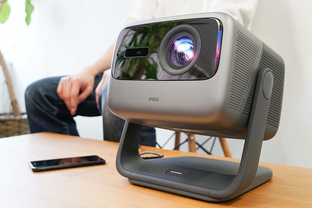 超スムーズな台形補正で部屋中どこでもスクリーンに！JMGO「N1 Ultra