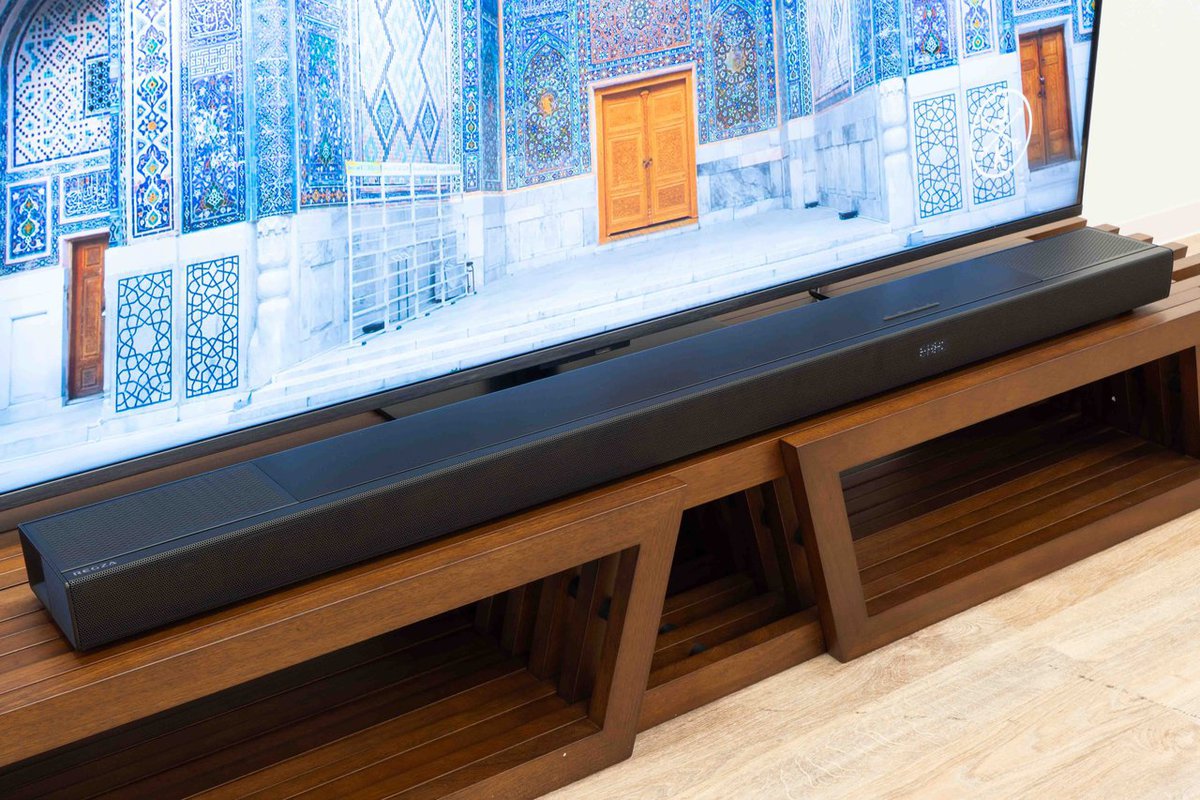 手軽に臨場感が手に入る！レグザのワンボディサウンドバー「RA-B500